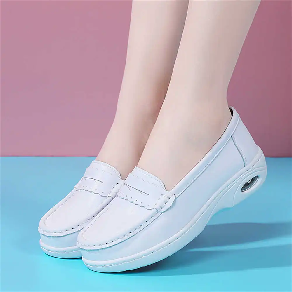 Chunky White Sole Heel Shoes O - đánh giá và giá Sewing Industry