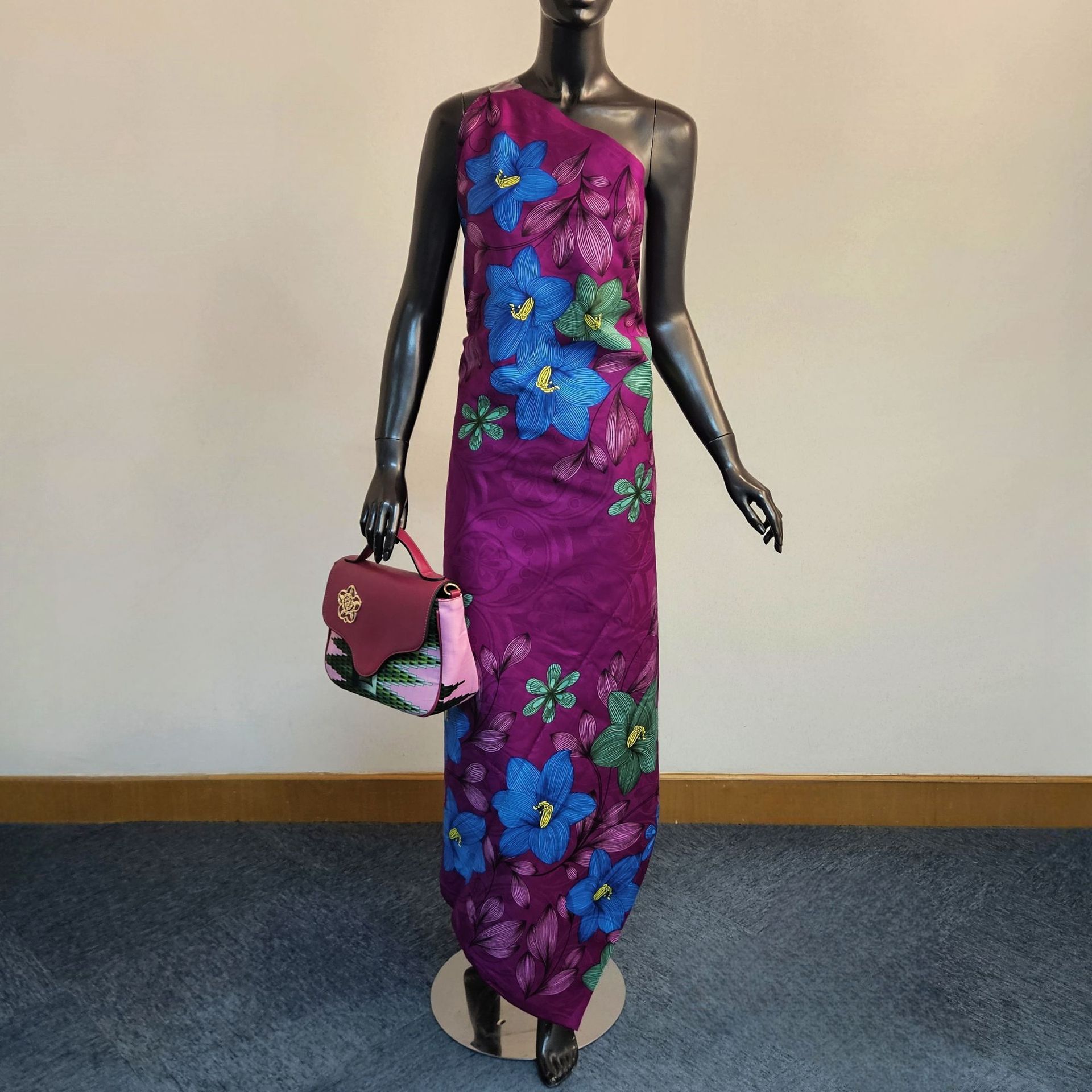 Floral Printed on Purple Blue  - đánh giá và giá Sewing Batik