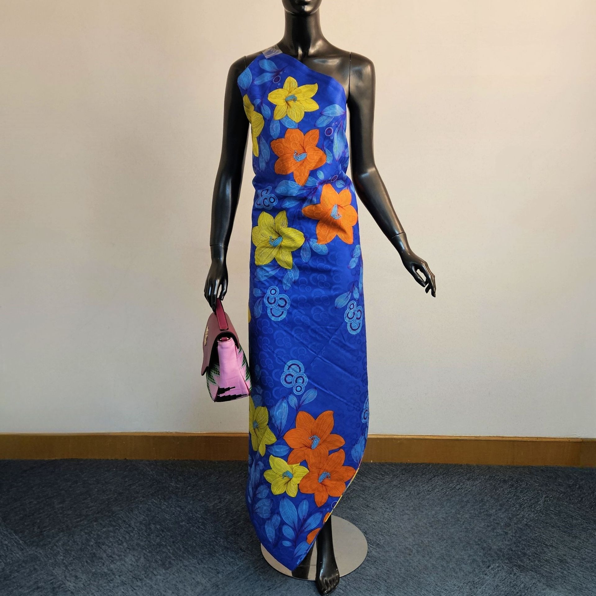 Floral Printed on Purple Blue  - đánh giá và giá Sewing Batik